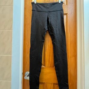 Black Lululemon Wonder Under Size 6